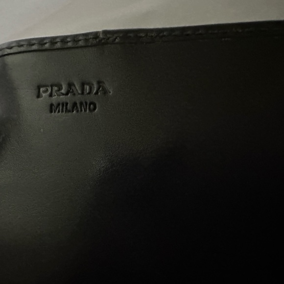 Prada Long Wallet in great condition please look at picture - Picture 2 of 15